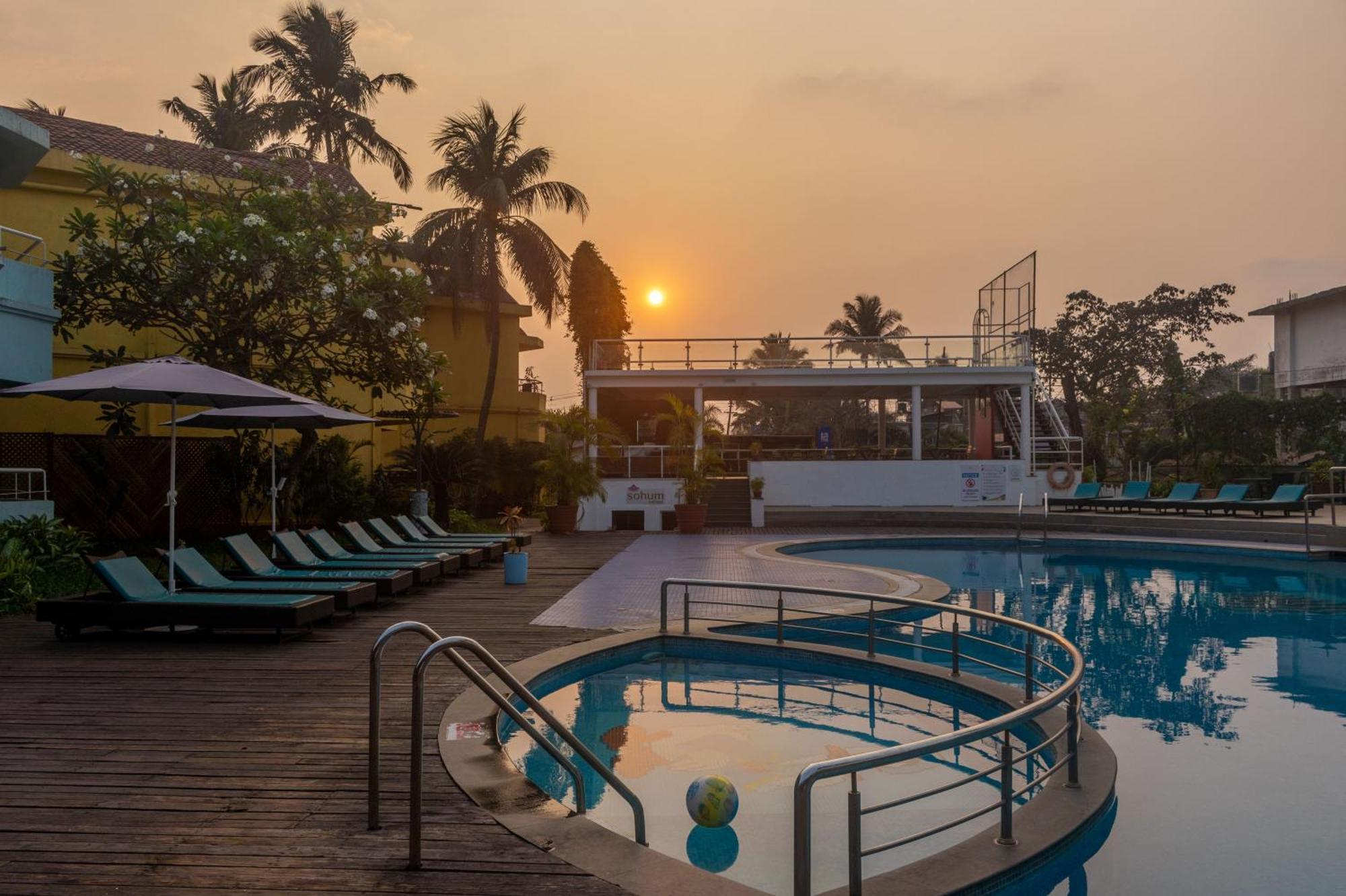 Whispering Palms सहारा Candolim